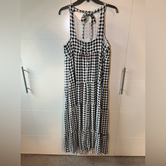 NWT Torrid Washable Tiered Halter Maxi Dress - Picture 3 of 12